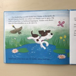 Mijn kleine hondje, met een kettinkje met hondjesbedeltje