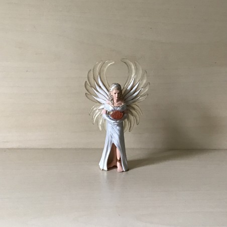 Papo : Engel.  7 cm. breed en 11 cm. hoog Nummer 83