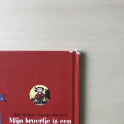 Hans Kuyper: Mijn broertje is een bollewangenhapsnoet.