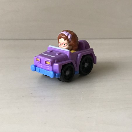 Little people :  1 kunststof autootje. Iets verkleurd.