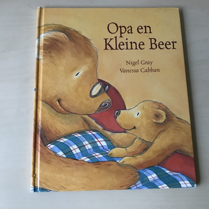Opa en kleine beer