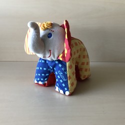 Chicco : Olifant. 16 cm. hoog en 18 cm. lang.