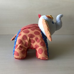 Chicco : Olifant. 16 cm. hoog en 18 cm. lang.
