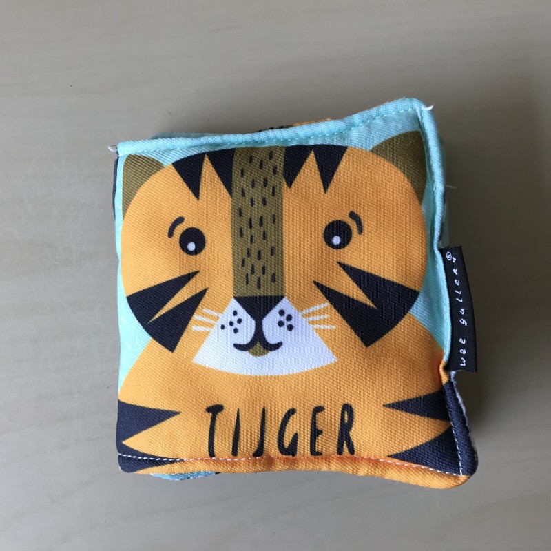 Stoffen boekje : Tijger/ diverse dieren. Knisperboekje.