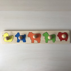 Puzzelplankje  Knopjespuzzel : Dieren. 47 x 9 cm.