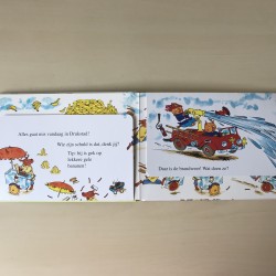 Richard Scarry : Wie zit er in de Slinger-limousine? Met flappen