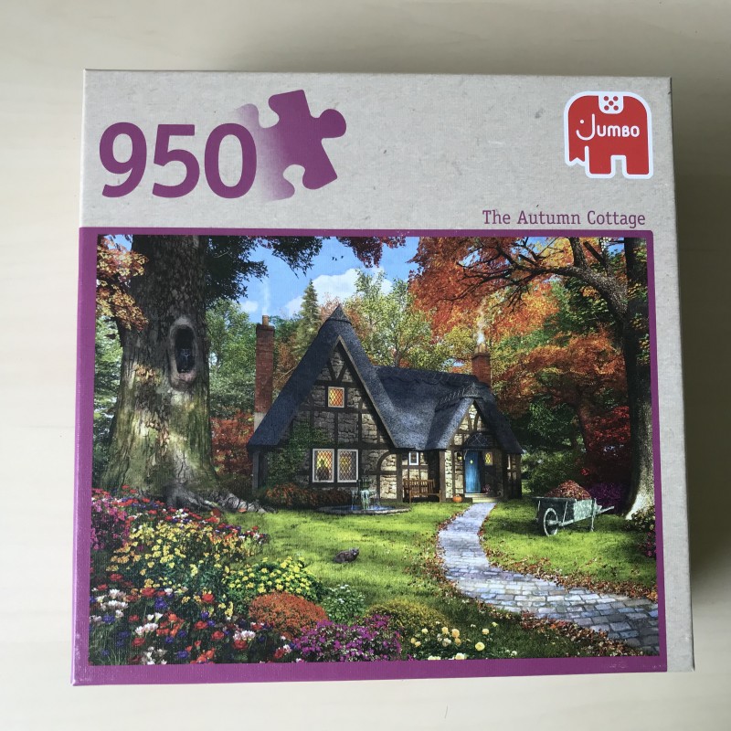 Het herfsthuisje.  950 stukjes