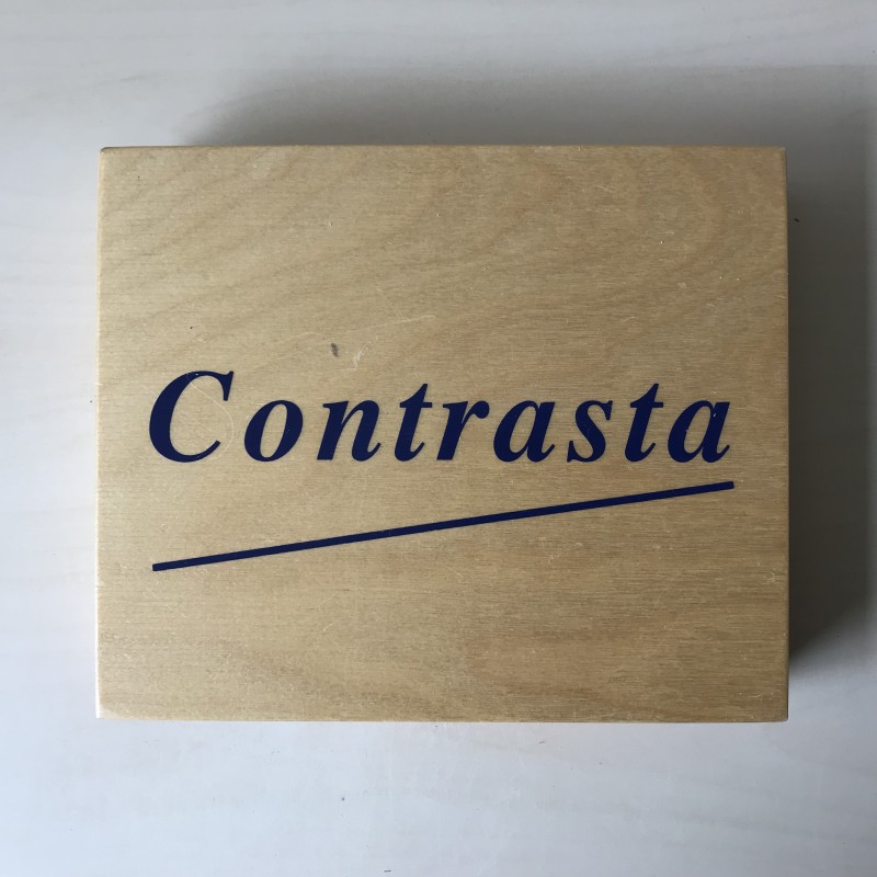 Contrasta