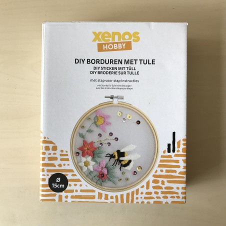Knutselen : Ongebruikt. Borduren met tule.