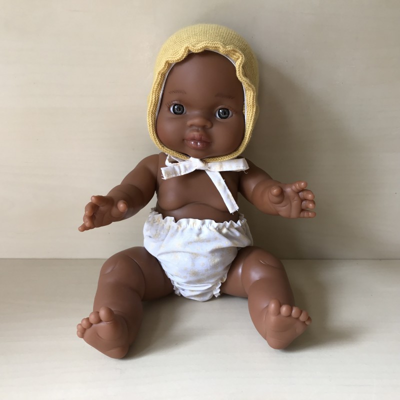 Paola Reina. Popje, donker meisje : 35 cm. hoog