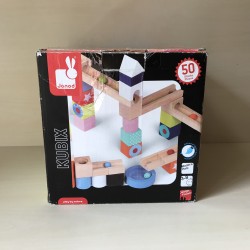 Janod : Doos met houten blokken/ knikkerbaan.