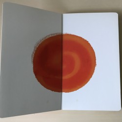 Mies van Hout: Kiekeboe. Rond.