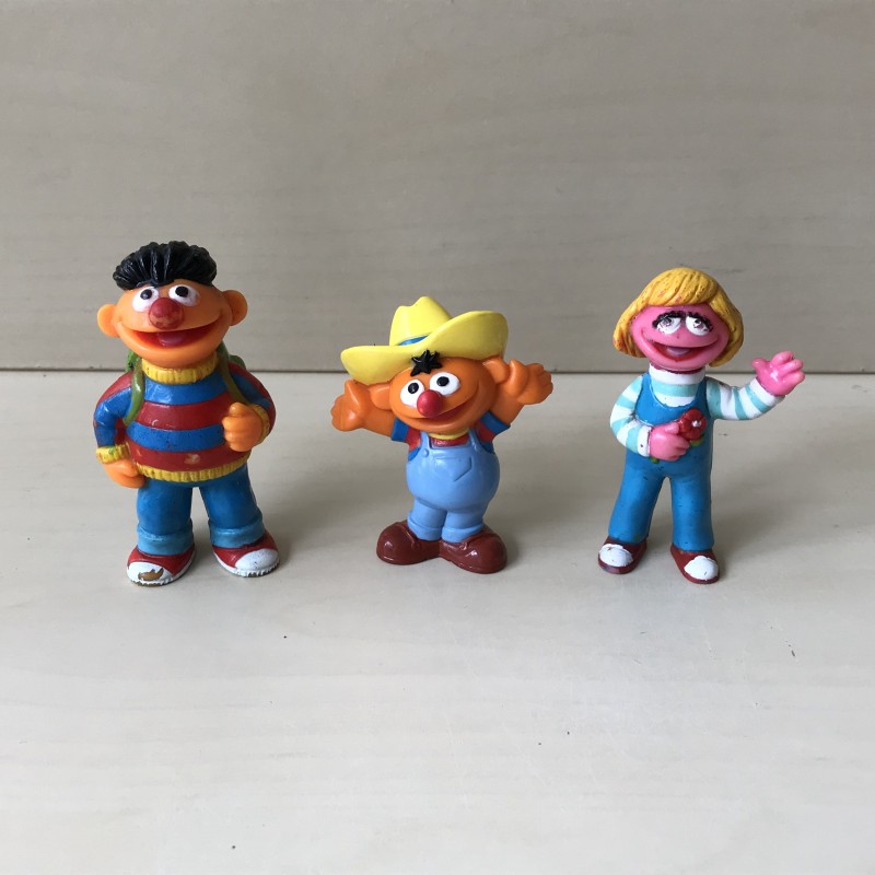 Sesamstraat : 3 figuren. Bert is 7,5 cm. hoog.