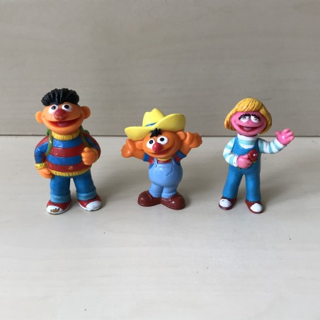 Sesamstraat : 3 figuren. Bert is 7,5 cm. hoog.