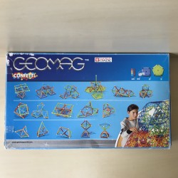 Geomag : 88 + 32 onderdelen. Setje op foto 4 en 5 is een toevoeging.