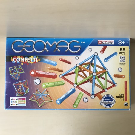 Geomag : 88 + 32 onderdelen. Setje op foto 4 en 5 is een toevoeging.