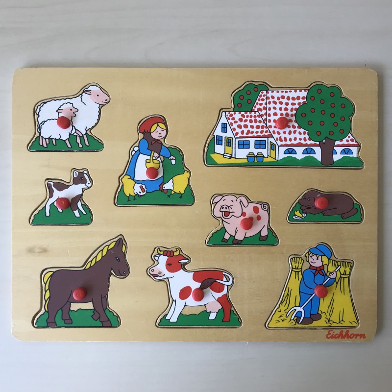 Puzzelplankje Knopjespuzzel : Eichhorn.  Boerderij. 9 stukjes.