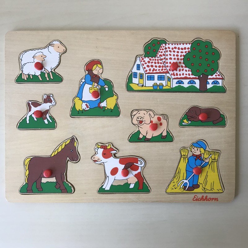 Puzzelplankje Knopjespuzzel : Eichhorn.  Boerderij. 9 stukjes.