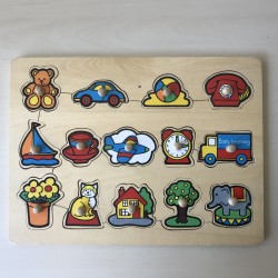 Puzzelplankje Knopjespuzzel : 14 stukjes.