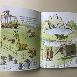 De muizen uit kartondorp. De lucht in!