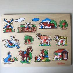 Puzzelplankje Knopjespuzzel : Eichhorn : Boerderij. 12 stukjes.