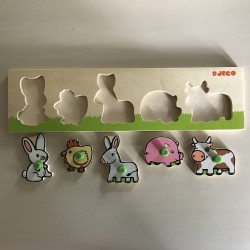 Djeco : Puzzelplankje Knopjespuzzel boerderijdieren. 5 stukjes.