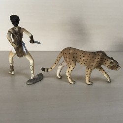 Schleich : Jager met panter. Bovenkant hoofd jager is 9 cm. hoog. Set 2.