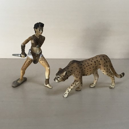 Schleich : Jager met panter. Bovenkant hoofd jager is 9 cm. hoog. Set 2.