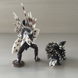Schleich : Jager met egel. Bovenkant hoofd jager is  9 cm. hoog. Set 1.