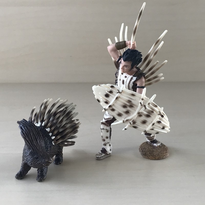 Schleich : Jager met egel. Bovenkant hoofd jager is  9 cm. hoog. Set 1.