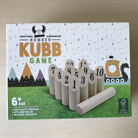 Kubb werpspel. In gebruikte staat