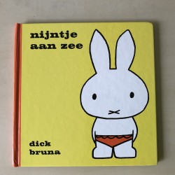 Nijntje : Nijntje aan zee