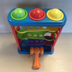 Ballenbaan met hamer. Kunststof