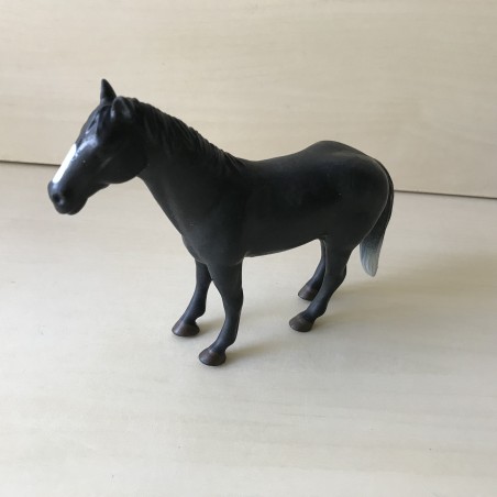 Bruder : Paard. 13 cm. hoog en 17 cm. lang.