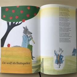 Boven in een linde zat een moddervette haan