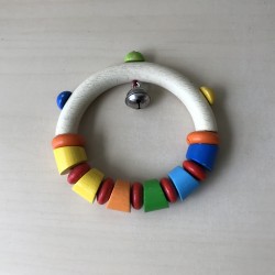 Houten bijtring.