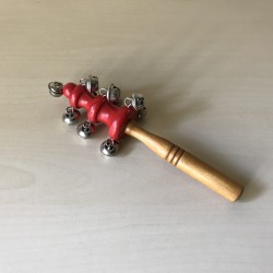 Belletjes rammelaar. Hout