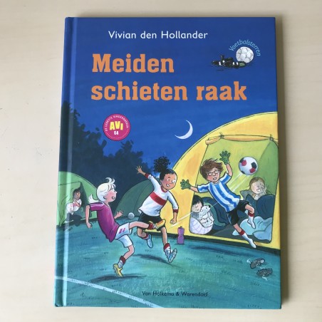 Vivian den Hollander: voetbalsterren. Meiden schieten raak.