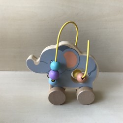 Trekfiguur Olifant. 14 cm. lang en 17 cm. hoog.