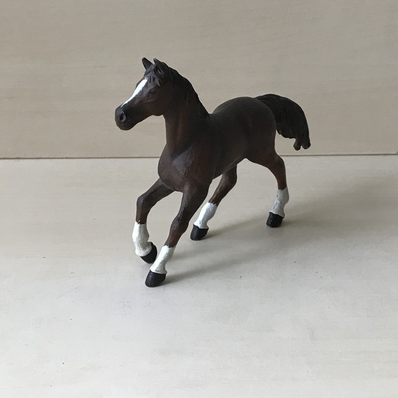 Papo : Paard. 17 cm. lang en 11,5 cm. hoog.