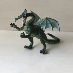 Plastoys : Groene draak. 12,5 cm. hoog. 18 cm. lang.