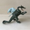 Plastoys : Groene draak. 12,5 cm. hoog. 18 cm. lang.