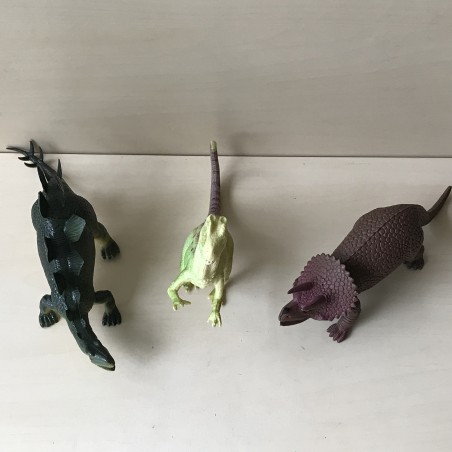 3 Dino’s