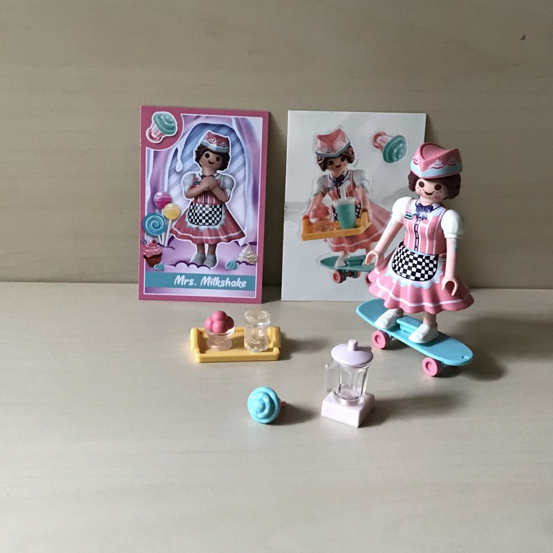 Playmobil :   Mrs. Milkshake. 70389..
