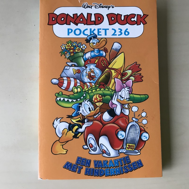 Donald Duck Pocket : Een vakantie met hindernissen, nummer 236