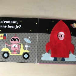 Astronaut, waar ben je?  Flapjes en spiegeltje