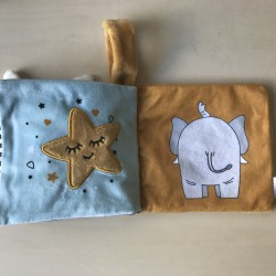 Stoffen boekje : Dieren. Knisperboekje met spiegeltje.