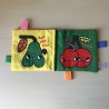 Stoffen boekje met peer op voorzijde : Stoffen boekje. 14 x 14 cm.