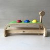 Hamerbankje met 3 ballen.