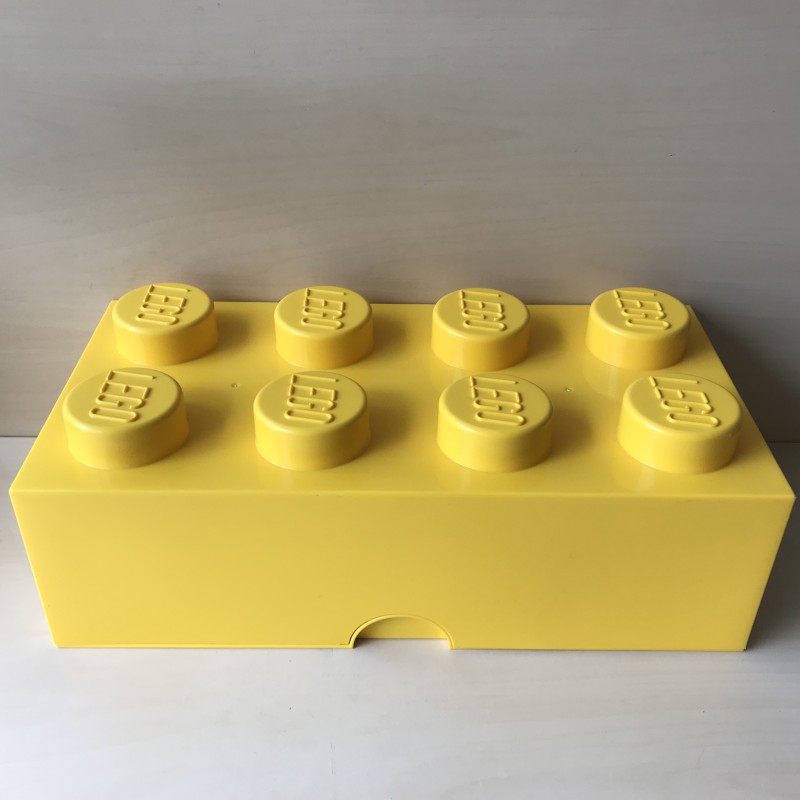 Lego: Grote box om Lego in op te bergen.